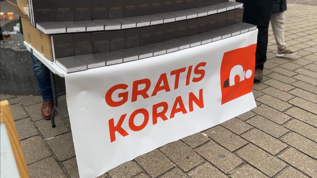 Dutch Muslims share 1,000 Qur’ān copies after failed burning