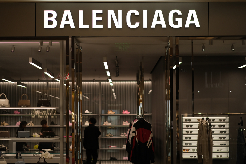 handicap Erklæring Levere Balenciaga scandal: publicity stunt or catastrophic blunder? - Islam21c